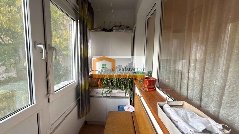 Romancierilor, bloc anvelopat, toate instalatiile noi, 2 lifturi