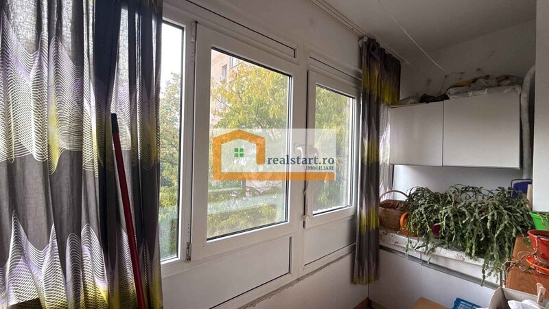 Romancierilor, bloc anvelopat, toate instalatiile noi, 2 lifturi